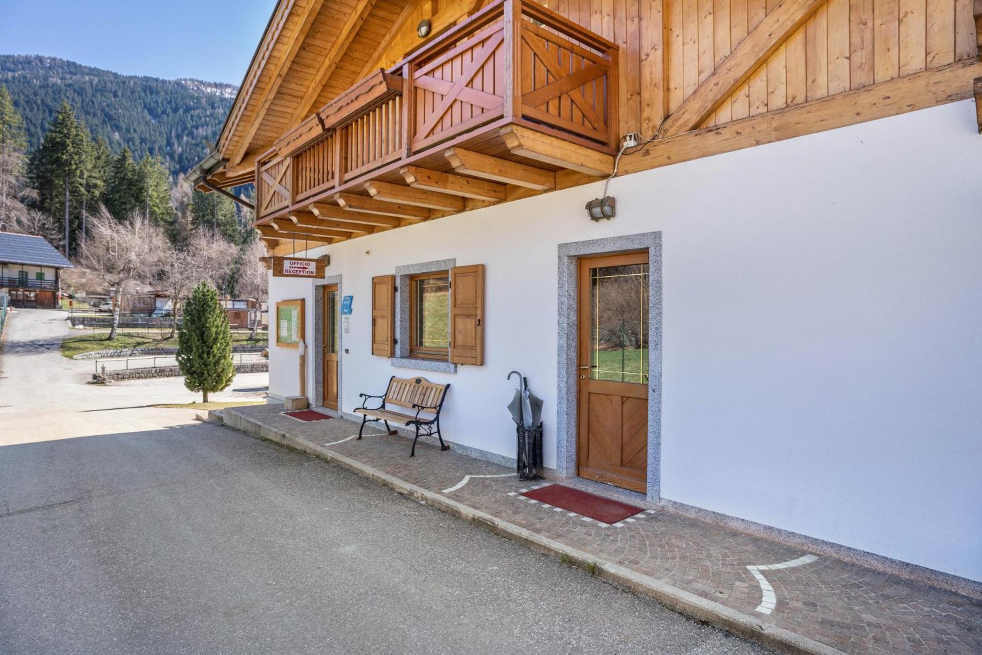 Chalet Camping Fae 3 Villa Madonna Eksteriør bilde